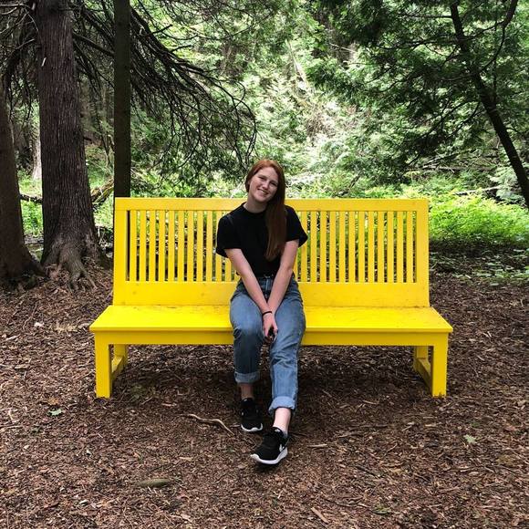 Meet your Posher, Janet - Picture 1 of 1